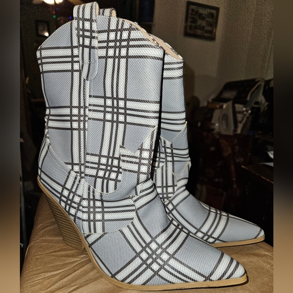 Cape Robbin Grey Plaid Cowgirl Boots, Like New - Picture 1 of 8